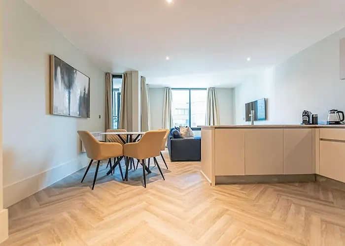 Luxurious 1 Bed - City View