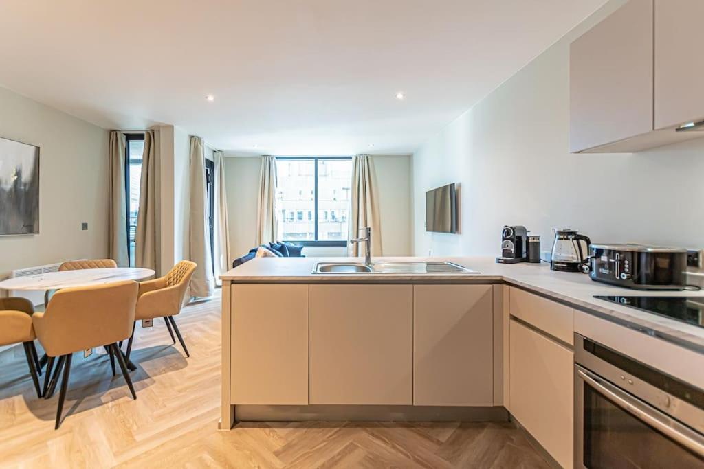 Luxurious 1 Bed - View Apartamento *